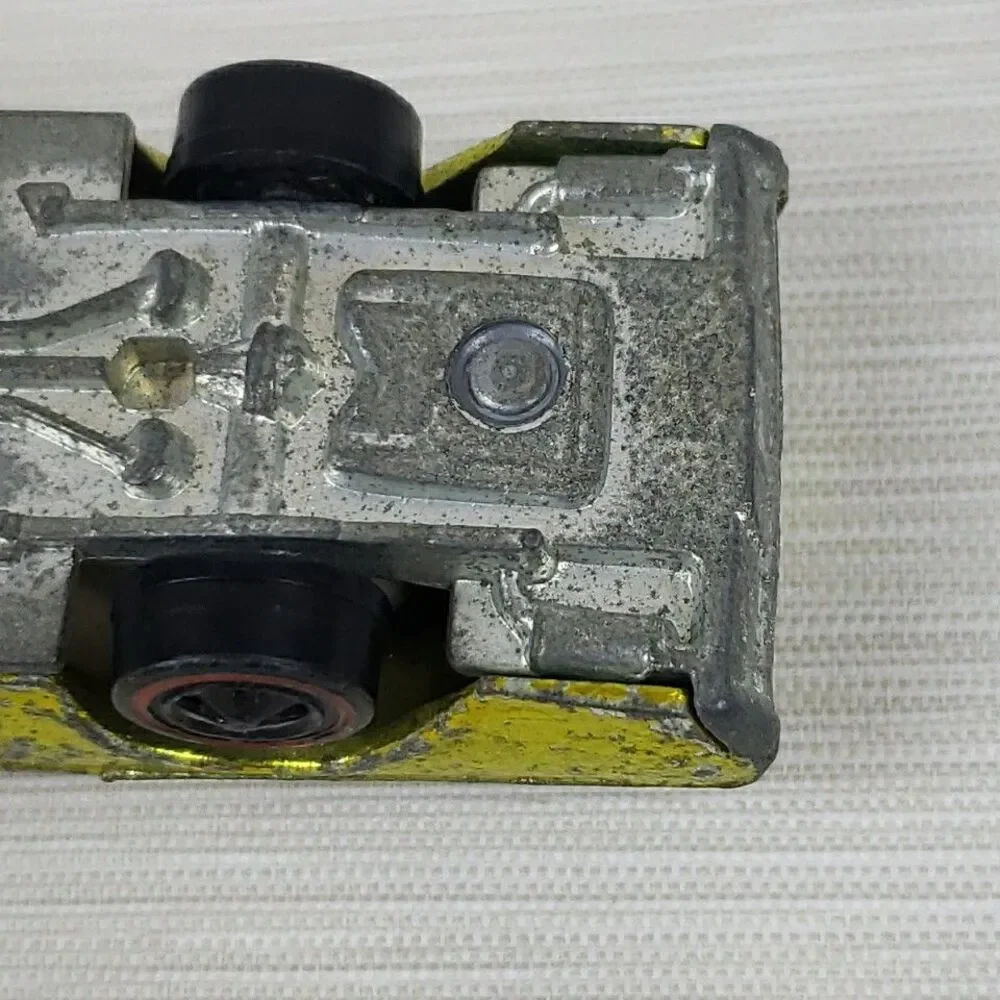 Mattel RedLine Hot Wheels Custom Continental Mark III Antifreeze Car Toy- Flaws